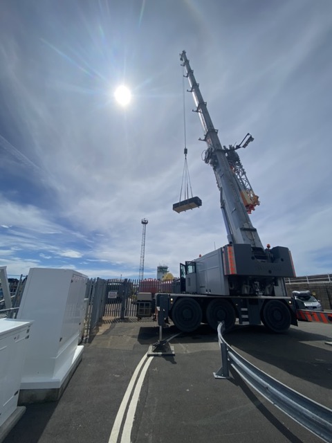 35t 50m reach crane operations